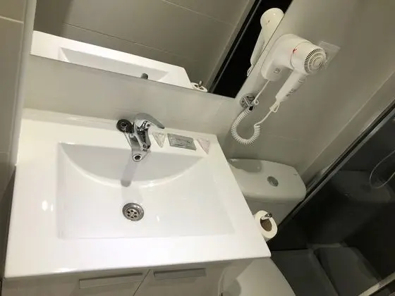 Tek Büyük Yataklı Oda, Ortak Banyo (Interior)