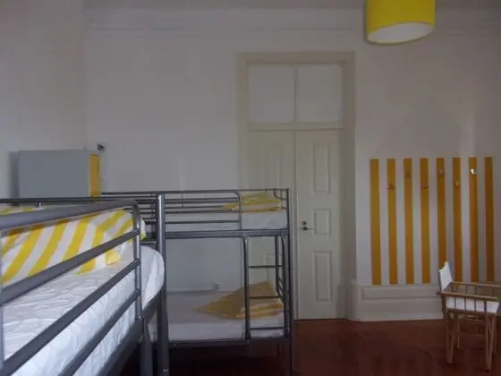 Basic Ortak Ranzalı Oda, Ortak Banyo (Barraca Amarela)
