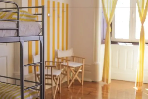 Basic Ortak Ranzalı Oda, Ortak Banyo (Barraca Amarela)