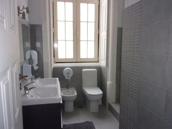 Basic Ortak Ranzalı Oda, Ortak Banyo (Barraca Amarela)