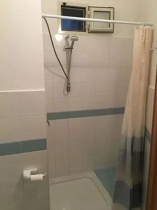 Standard Üç Kişilik Oda, 3 Tek Kişilik Yatak, Özel Banyo (not in room)