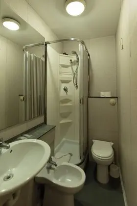 Basic Tek Büyük Yataklı Oda, 1 Çift Kişilik veya 2 Tek Kişilik Yatak, Özel Banyo
