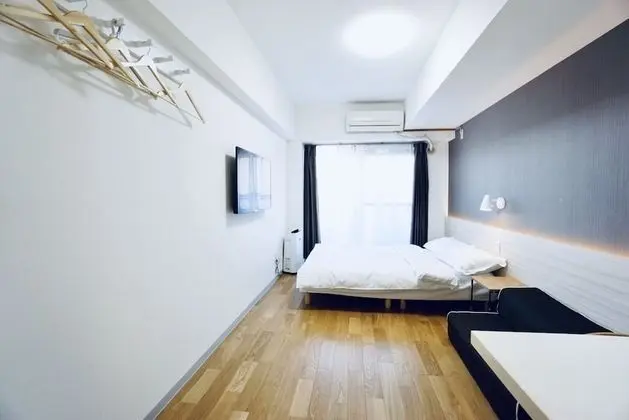 City Tek Büyük Yataklı Oda