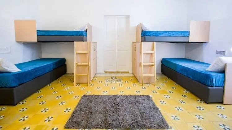 Ortak Ranzalı Oda, Sadece erkekler için (5 People)