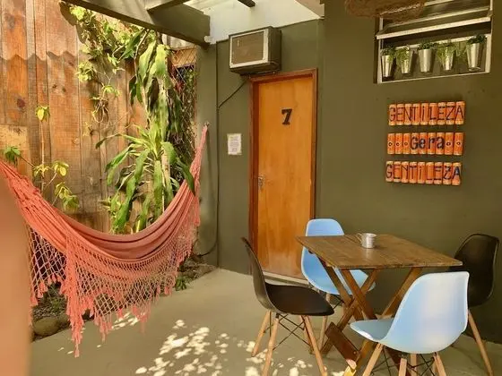 Ortak Ranzalı Oda, Karma Ranzalı Oda, Ortak Banyo (3 camas)