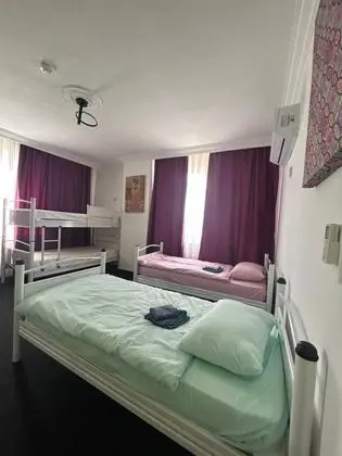 Yatakhane (Ortak Kullanım), Bahçe Manzaralı, Balkonlu