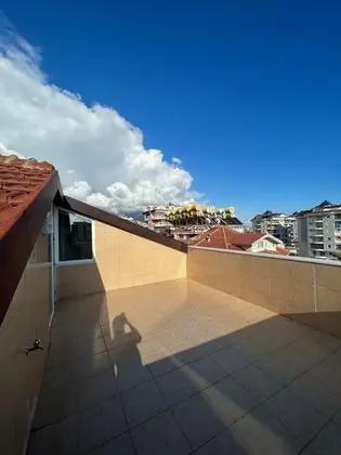 Yatakhane (Ortak Kullanım), Bahçe Manzaralı, Teraslı