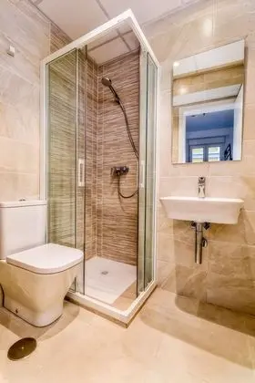 Ortak Ranzalı Oda, Karma Ranzalı Oda, Özel Banyo