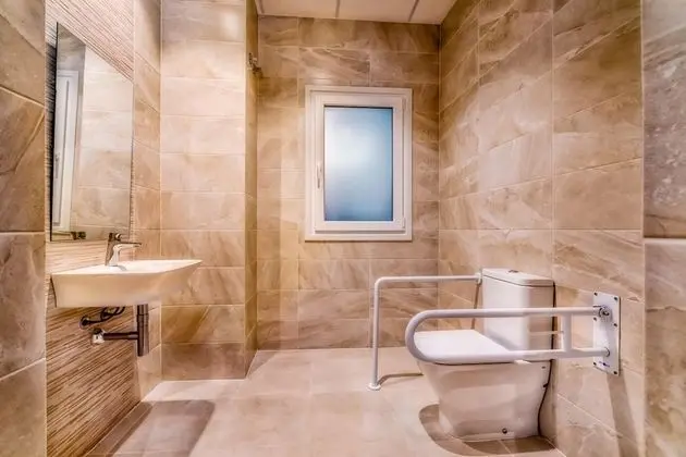 Ortak Ranzalı Oda, Özel Banyo