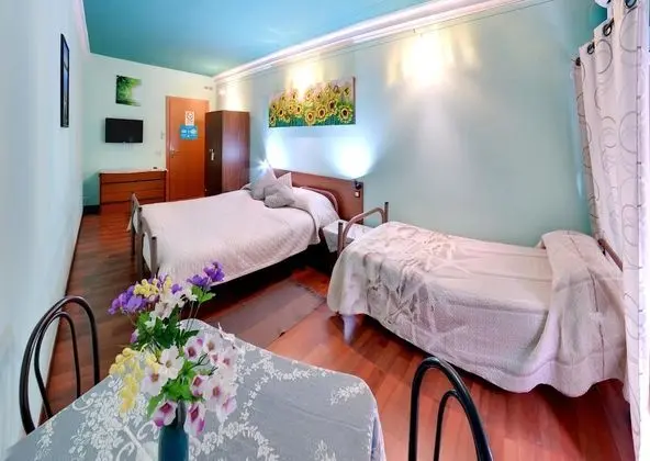 Tek Büyük Yataklı Oda (Private External Bathroom)