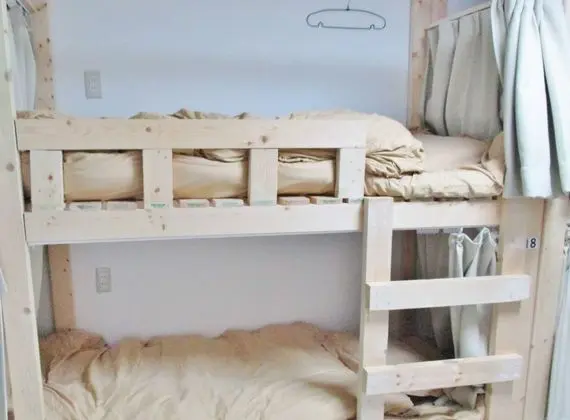 Ortak Ranzalı Oda, Karma Ranzalı Oda, Sigara İçilmez (1 Bed)