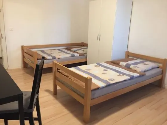 Basic Üç Kişilik Oda, Ortak Banyo