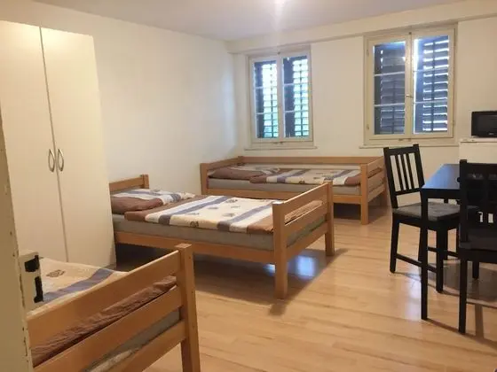 Basic Üç Kişilik Oda, Ortak Banyo