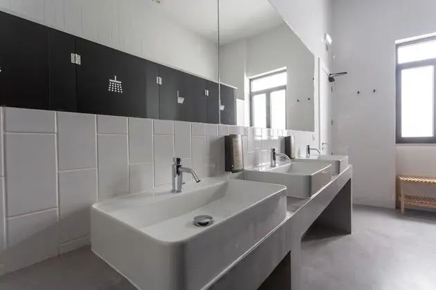 Ortak Ranzalı Oda, Karma Ranzalı Oda, Ortak Banyo (1 bed in 16-bed dorm)