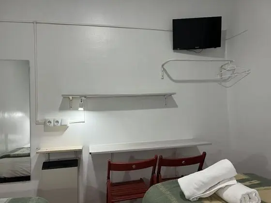 İki Ayrı Yataklı Oda, Ortak Banyo