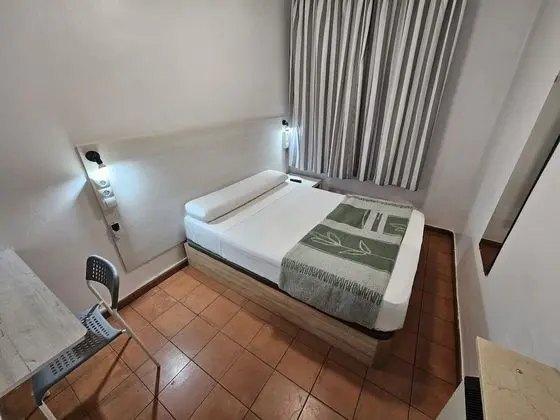 Standard Tek Büyük Yataklı Oda, Ortak Banyo