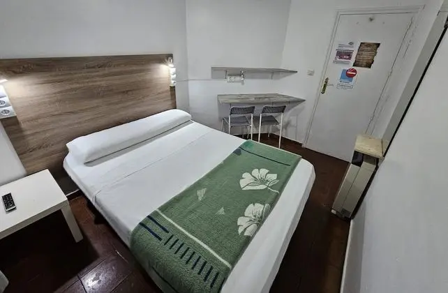 Standard Tek Büyük Yataklı Oda, Ortak Banyo