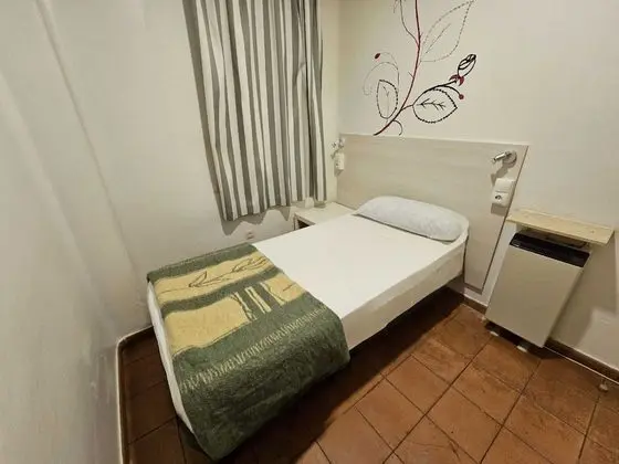 Tek Kişilik Oda, Ortak Banyo