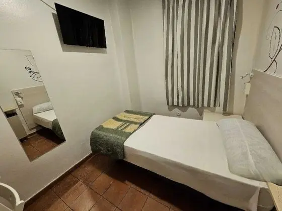 Tek Kişilik Oda, Ortak Banyo