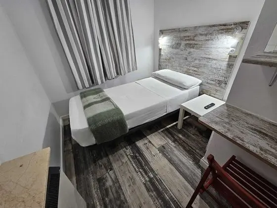 Tek Kişilik Oda, Ortak Banyo