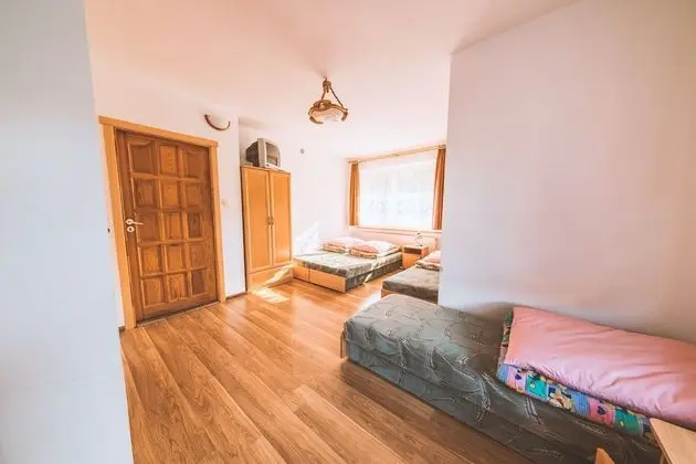 Dört Kişilik Oda, Birden Çok Yatak, Sigara İçilmez