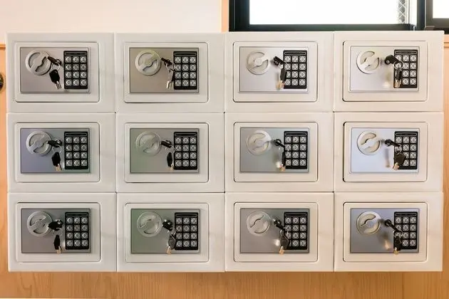 Ortak Ranzalı Oda, Sadece kadınlar için, Ortak Banyo