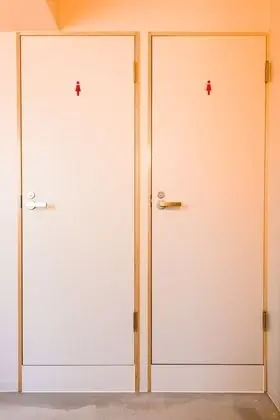 Ortak Ranzalı Oda, Sadece kadınlar için, Ortak Banyo