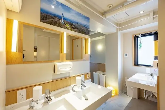 Ortak Ranzalı Oda, Sadece kadınlar için, Ortak Banyo