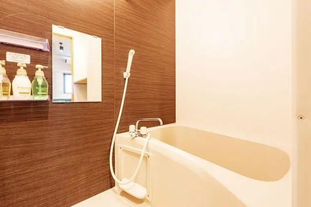 Ortak Ranzalı Oda, Sadece kadınlar için, Ortak Banyo