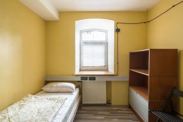 Basic Büyük Yataklı Tek Kişilik Oda, Karma Ranzalı Oda