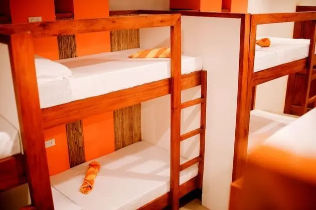 Ortak Ranzalı Oda, Karma Ranzalı Oda (Capsule-Inspired Beds, AC)