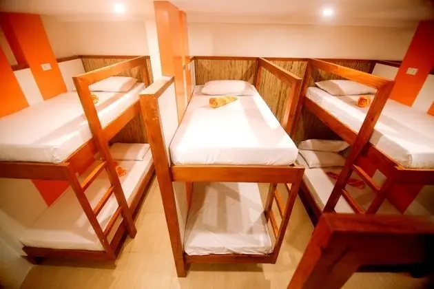 Ortak Ranzalı Oda, Karma Ranzalı Oda (Capsule-Inspired Beds, AC)
