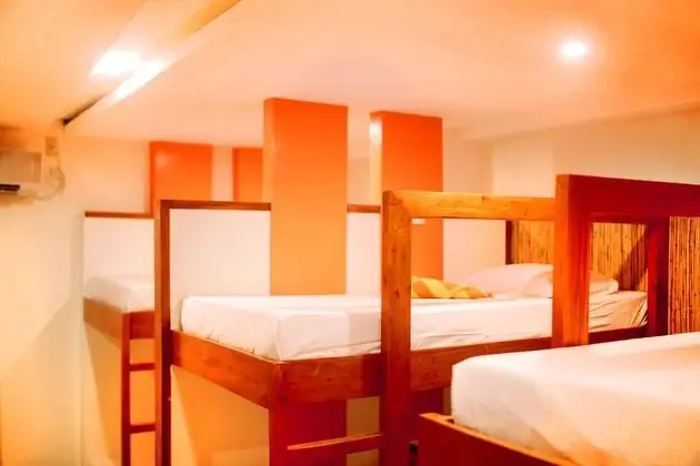 Ortak Ranzalı Oda, Karma Ranzalı Oda (Capsule-Inspired Beds, AC)