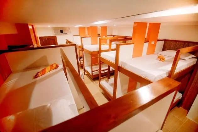 Ortak Ranzalı Oda, Karma Ranzalı Oda (Capsule-Inspired Beds, AC)