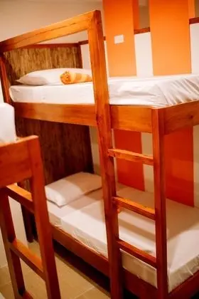 Ortak Ranzalı Oda, Sadece kadınlar için (Capsule-Inspired Beds Good for 6)