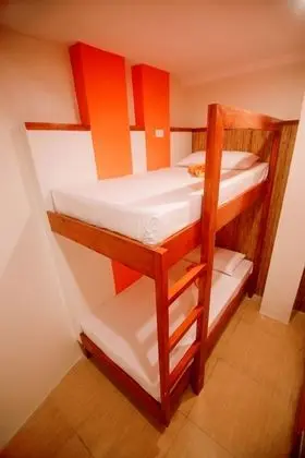 Ortak Ranzalı Oda, Sadece kadınlar için (Capsule-Inspired Beds Good for 6)