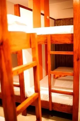 Ortak Ranzalı Oda, Sadece kadınlar için (Capsule-Inspired Beds Good for 6)