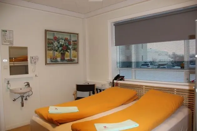 Twin Room with Shared Bathroom and Free Parking