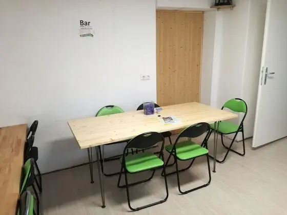 Basic Üç Kişilik Oda, Karma Ranzalı Oda