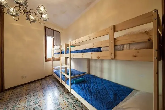 Ortak Ranzalı Oda, Karma Ranzalı Oda, Ortak Banyo (6 camas)