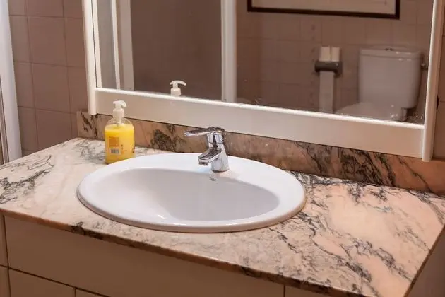 Ortak Ranzalı Oda, Karma Ranzalı Oda, Ortak Banyo (6 camas)