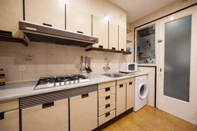 Ortak Ranzalı Oda, Sadece kadınlar için, Ortak Banyo (6 camas)