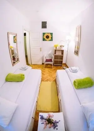 İki Ayrı Yataklı Oda (Shared Bathroom)