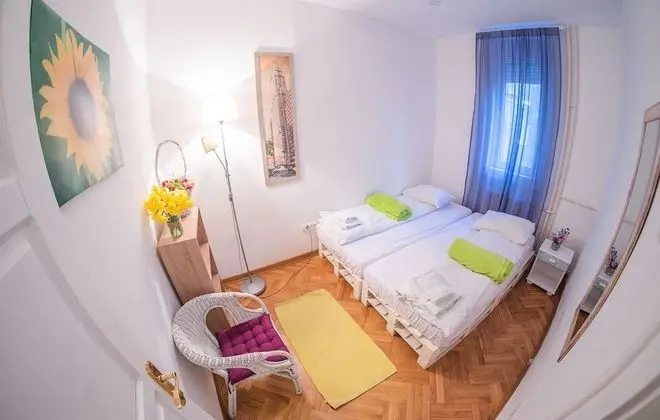 İki Ayrı Yataklı Oda (Shared Bathroom)