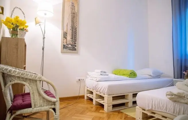 İki Ayrı Yataklı Oda (Shared Bathroom)