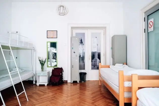 Ortak Ranzalı Oda, Karma Ranzalı Oda (6 Bed Dormitory Room)