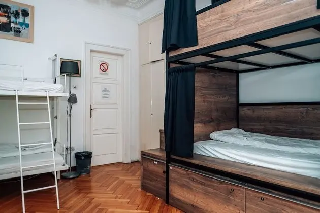 Ortak Ranzalı Oda, Karma Ranzalı Oda (6 Bed Dormitory Room)