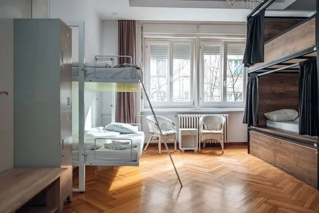 Ortak Ranzalı Oda, Karma Ranzalı Oda (6 Bed Dormitory Room)