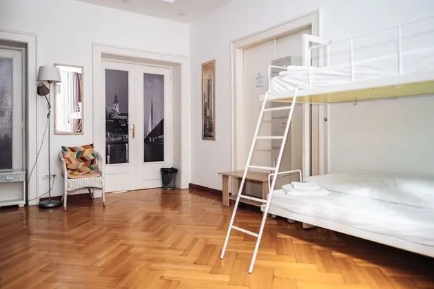 Ortak Ranzalı Oda, Karma Ranzalı Oda (6 Bed Dormitory Room)