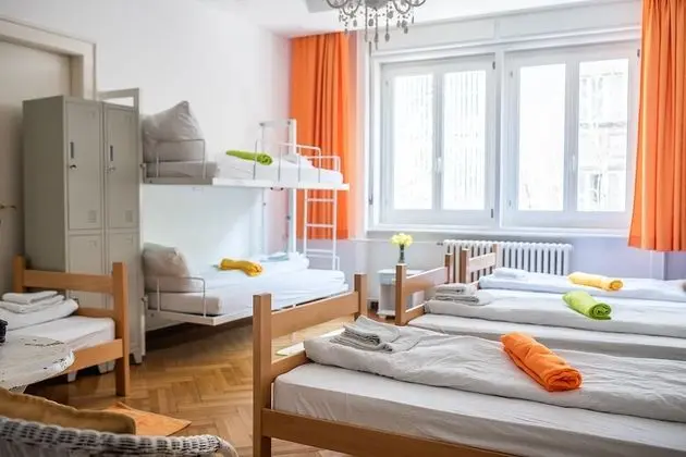 Ortak Ranzalı Oda, Karma Ranzalı Oda (6 Bed Dormitory Room)
